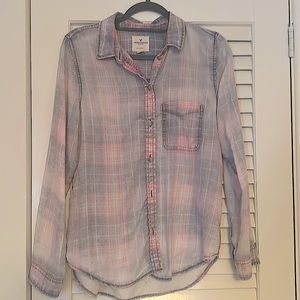 American Eagle M Pink and grey Women’s flannel